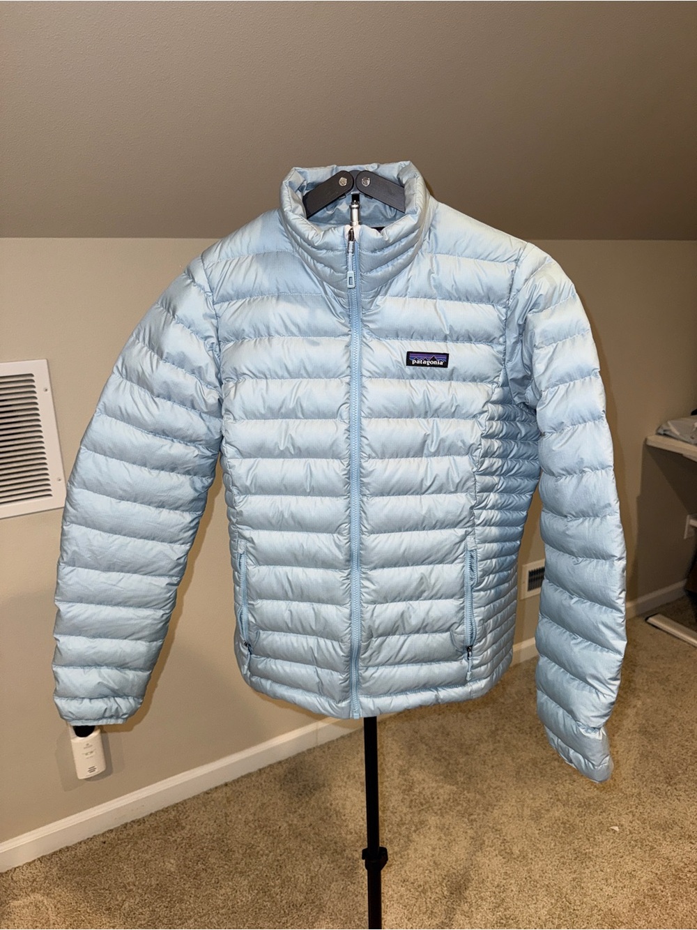 Patagonia Light Blue Women's Down Puffer Jacket - Picture 2 of 3